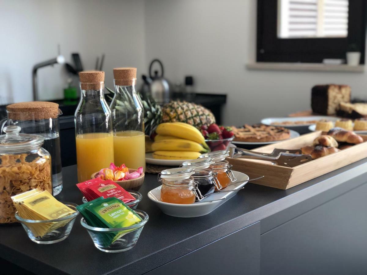 Terra Di Sicilia Luxury Centro Bed & Breakfast อาโวลา ภายนอก รูปภาพ