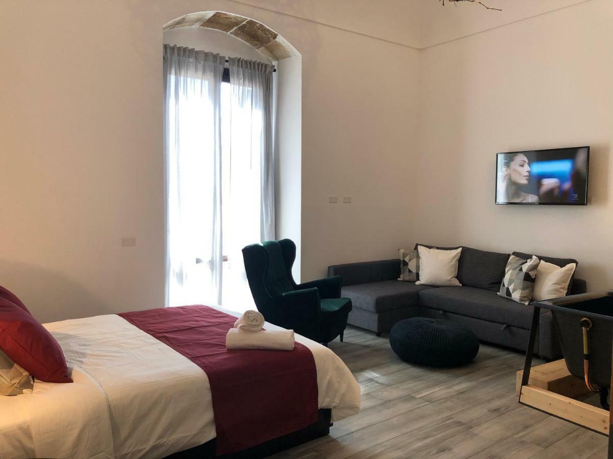 Terra Di Sicilia Luxury Centro Bed & Breakfast อาโวลา ภายนอก รูปภาพ